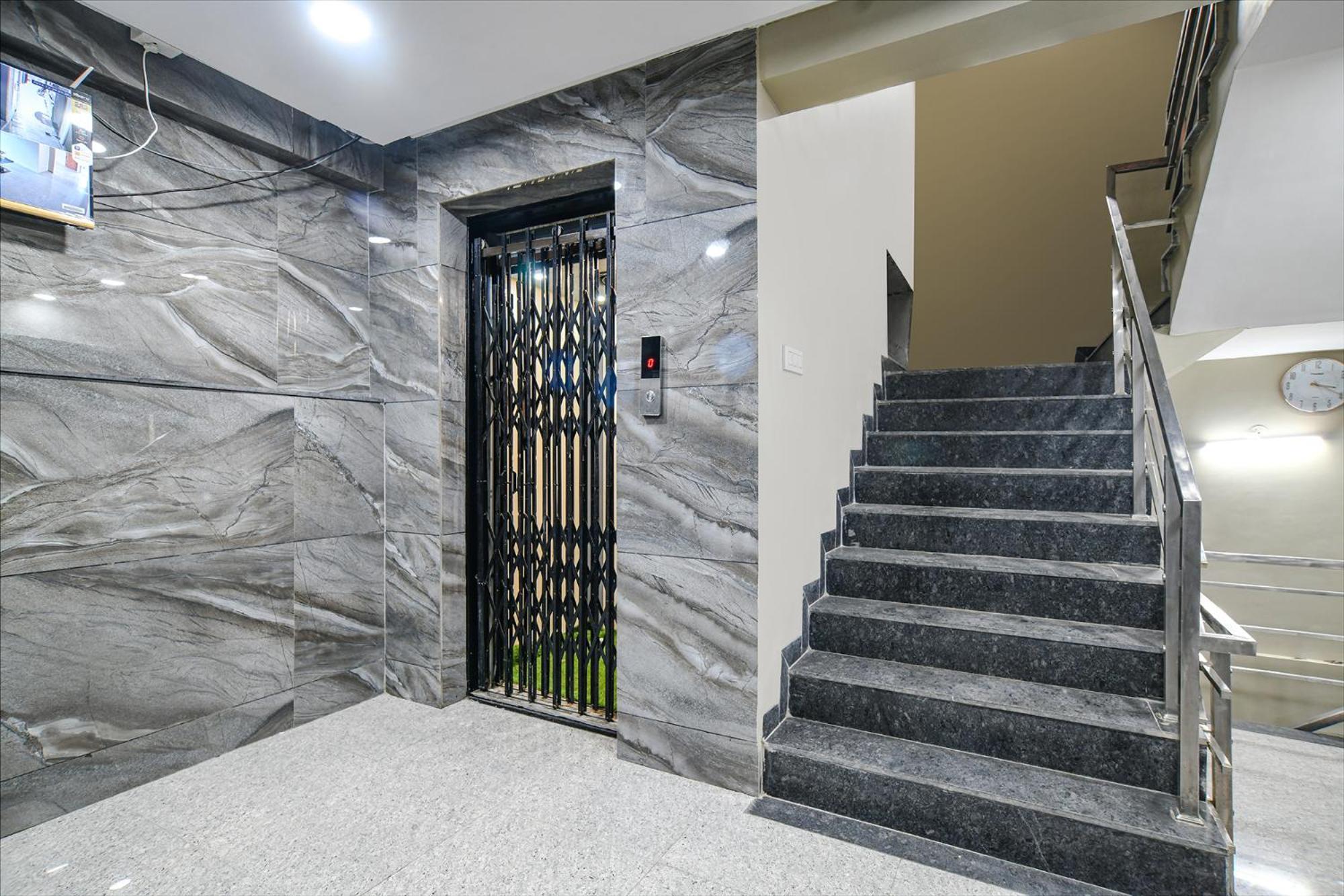 Fabhotel Classic Inn Индор Екстериор снимка