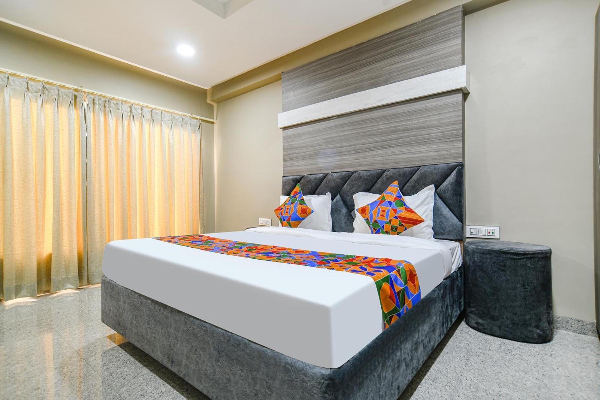Fabhotel Classic Inn Индор Екстериор снимка