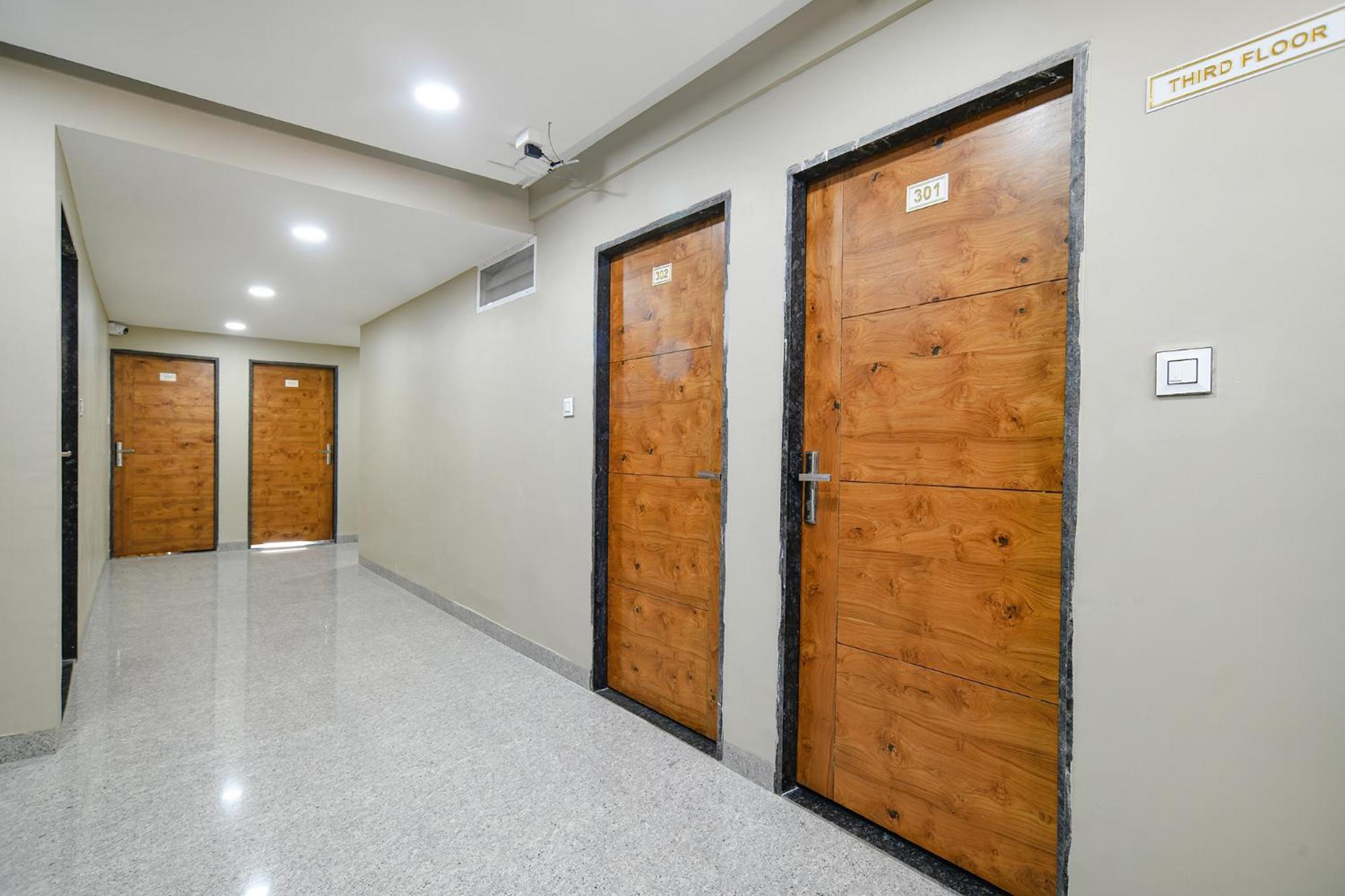Fabhotel Classic Inn Индор Екстериор снимка